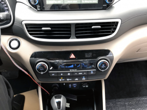 nội thất xe tucson facelift 2019